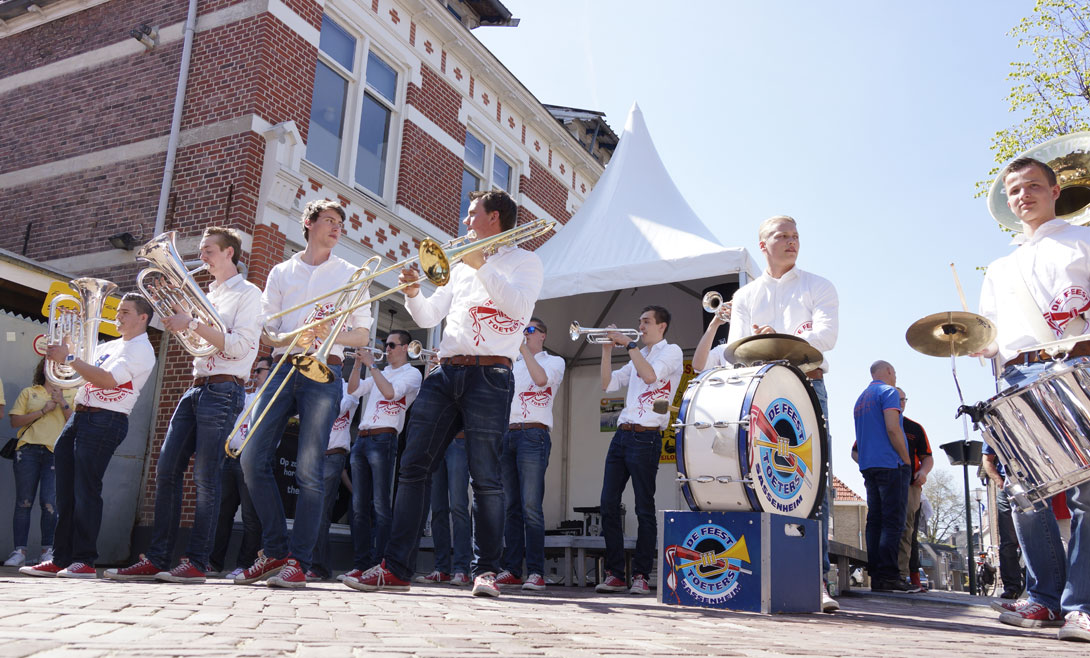 De Feesttoeters Sassenheim